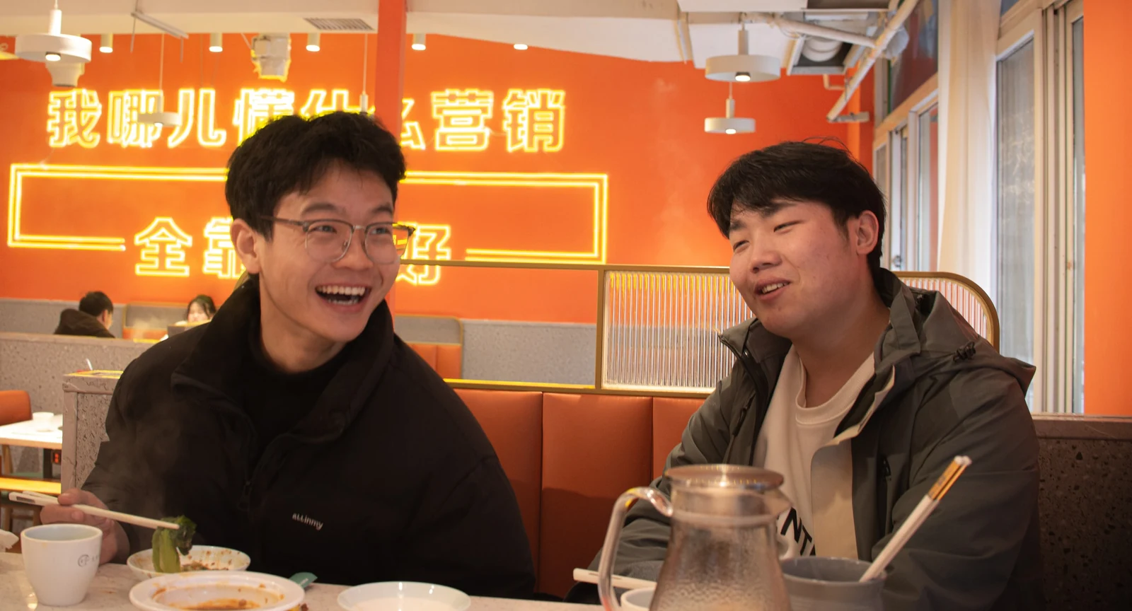 寒假牌局：电竞酒店里的另一场游戏，照片 5